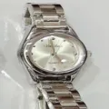 Women vintage silver quartz watch, elegant metal strap wristwatch for daily wear, stylish accessory - Silver Case White Dial