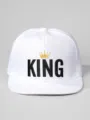 Λευκό καπέλο μπέιζμπολ snapback με μαύρο κέντημα KING και χρυσό σχέδιο κορώνας. - Ρυθμιζόμενο / Λευκό