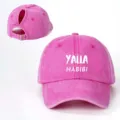 Casquette de baseball rose lavée queue de cheval avec imprimé Yalla Habibi et sangle réglable. - Réglable / Rose rouge