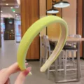 Serre-tête large en éponge verte pour femme, cerceau de cheveux minimaliste uni et doux. - Serre-Tête Éponge Large Vert 2