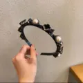 Serre-tête noir de style français avec perles et motifs de trèfle pour femmes élégantes. - Serre-Tête Double Usage Fleur Perle
