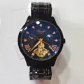 Detaillierte Nahaufnahme des mechanischen Zifferblatts mit römischen Ziffern und Details. - Herren Multifunktions-Mondphasenuhr-Stil (Stil 14)