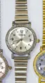 LEAER Vintage Damen Quarzuhr mit silbernem Zifferblatt Metall Armband stilvolles Accessoire - Silbernes Gehäuse Weißes Zifferblatt