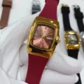 Montre quartz tonneau or luxueuse avec bracelet silicone rouge, elegante montre couple. - Brésil Or-Rouge Femmes