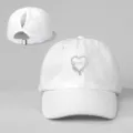 Weisse Pferdeschwanz Baseballkappe mit Herz Stickerei verstellbarer Riemen Outdoor Hut - Verstellbar / Weiß