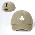 Cappellino da baseball kaki invecchiato con ricamo di trifoglio bianco e fibbia regolabile - Regolabile / Cachi
