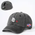 Verwaschene graue Baseballkappe mit Pferdeschwanzloch, Stickerei und Flaggenaufnäher. - Verstellbar / Schwarz