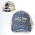 Waschechte Jeans-Mesh-Baseballcap mit Stickerei, Pferdeschwanz-Loch, lässiger Outdoor-Hut. - Verstellbar / Marineblau/Beige