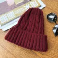 Cozy winter cable knit beanie hat for women, thick warm woolen pull-on cap wine red - One Size / Burgundy