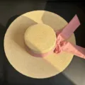 Chapeau de paille plat français avec nœud rose, large bord pour la plage et le soleil en été. - M (56-58cm) / Rose