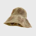Handgemachter Häkel-Strohhut Detail, sommerlicher Sonnenhut mit braunem Herzmuster. - M / Herz Strohhut / Beige