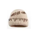 Chunky knit beanie hat in beige with contrast brown stitches and cute side label. Autumn winter warm. - M (56-58cm) / Beige