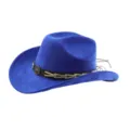 Detail van de blauwe western cowboyhoed van suède met metalen stierenkopgesp en band. - M (56-58cm) / Saffierblauw