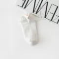 Calcetines bajos blancos para mujer, bonitos calcetines finos estilo japonés con bordado en talón. - Talla única / Corazón