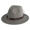 Détail de fedora en laine grise avec décor de crâne de taureau en métal, bande et rivets. - M (56-58cm) / Gris