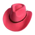 Détail de chapeau de cowboy en suédine rose, style western avec cordon et crâne métallique. - M (56-58cm) / Rose rosé