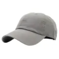 Casquette de baseball grise unie en coton, vue détail, design classique pour protection solaire. - M (56-58cm) / Gris clair