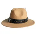 Chapeau Fedora rétro chameau avec bande en cuir noir, crâne de taureau et rivets métalliques. - M (56-58cm) / Chameau