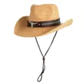 Gedetailleerd close-up van een strooien cowboyhoed met lederen band en metalen onderdeel. - Klinknagel Stierenkop Raffia Hoed