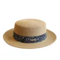 Stijlvolle Franse strohoed met platte kroon voor dames, zomer zonbescherming strand vakantie hoed - M (56-58cm) / Metalen Label Zwarte Stippen Lint + Khaki Platte Top Strohoed