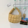 Sac à main matelassé uni kaki, mini cabas rembourré stylé, jolie pochette décontractée chic. - Kaki