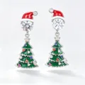 Pendientes de arbol de navidad para mujer con gorro de papa noel y circonitas brillantes. - Estilo Papá Noel Árbol de Navidad (E5099) / Oro blanco