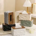 Scatola di fazzoletti da scrivania minimalista con coperchio in legno e trama ondulata. - Grigio