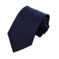 Classica cravatta blu scuro da uomo, elegante accessorio in seta per abito business e formale. - Blu scuro