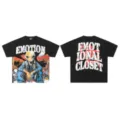 Camiseta negra de manga corta con estampado gráfico de alienígena y letras de streetwear. - S / Tops / 2