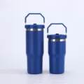 Bicchiere termico da viaggio in acciaio inossidabile con pratico manico colore blu. - 20oz / Blu scuro
