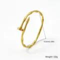 Bracelet jonc ouvert clou en bambou acier inoxydable doré accessoire de mode élégant. - Style Fermoir Clou Bambou / Or 18 carats / Diamètre Intérieur env. 60mm / Or (Or et Clou Bambou)