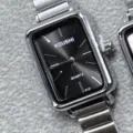 Reloj de cuarzo rectangular plateado para mujer con elegante pulsera de metal - Caja Plateada Esfera Negra