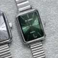 Reloj de cuarzo para mujer KOUSHI con esfera rectangular verde y pulsera metalica. - Caja Plateada Esfera Verde