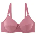Vista detallada de la copa de sujetador liso rosa de talla grande con tirantes ajustables. - Rosa