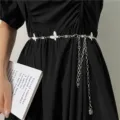 Κoμψη γυναιkεια ασημενια μεταλλικη ζωνη αλυσιδα με λευκες πεταλουδες για φορεματα. - Λευκό
