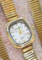 Gouden vierkante quartz dameshorloge met elastische metalen armband, elegant en stijlvol. - Goud Witte Wijzerplaat