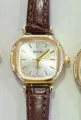 Vintage quadratische Quarzuhr für Damen, Goldgehäuse mit braunem Lederarmband, Silberzifferblatt. - Weißes Zifferblatt Braunes Armband