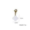 Ciondolo quadrifoglio bianco con chiusura a moschettone charm DIY gioiello 15x12mm 1,1g. - Ciondolo Quadrifoglio in Pietra Bianca (XBN260905-26)