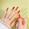 Uñas postizas largas rojo vino hechas a mano variante, pedrería de lujo para arte de uñas. - XS / A Ataúd Largo 30mm con Kit de Herramientas