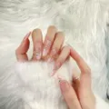 Uñas postizas largas ovaladas, base nude, efecto mármol blanco y delicados cristales brillantes. - XS / Estilo Ovalado Largo (Con Kit de Herramientas)