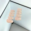 Uñas postizas press-on hechas a mano rosa nude con pedrería y líneas doradas - M / Estilo 068 Uñas Postizas