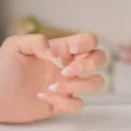 Uñas postizas hechas a mano con perlas y flores, elegante diseño de estilo francés. - M / Estilo 043 Uñas Postizas Press On