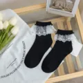 Japanse Lolita dames zwarte sokken met witte kanten volants schattige lente en zomer stijl - Eén maat / Zwarte Volant Kant Rand