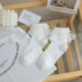 Witte kanten sokken met ruches, schattige Lolita katoenen middellange sokken voor dames. - Eén maat / Witte Volant Kant Rand