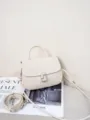 Borsa a tracolla con manico in vera pelle bianco sporco, presentazione variante elegante. - 21*7*15cm / Bianco avorio