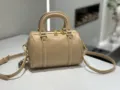 Beige crinkled leather Boston bag retro shoulder handbag with gold tone hardware style - Apricot