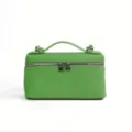 Borsa vanity in vera pelle verde con manico superiore e lucchetto. Elegante borsa a tracolla. - Verde avocado