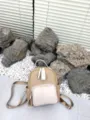Piccolo Zaino in Pelle da Donna con Colore a Contrasto Stile Casual Khaki Bianco Variante - Albicocca e Bianco