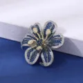 E exquisite Zirkon Lilie Blumen Brosche, luxus Statement Accessoires fuer Maentel und Anzuege. - Blau