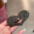 Barrette à cheveux cœur en strass scintillants accessoire élégant pour coiffure femme. - Gris